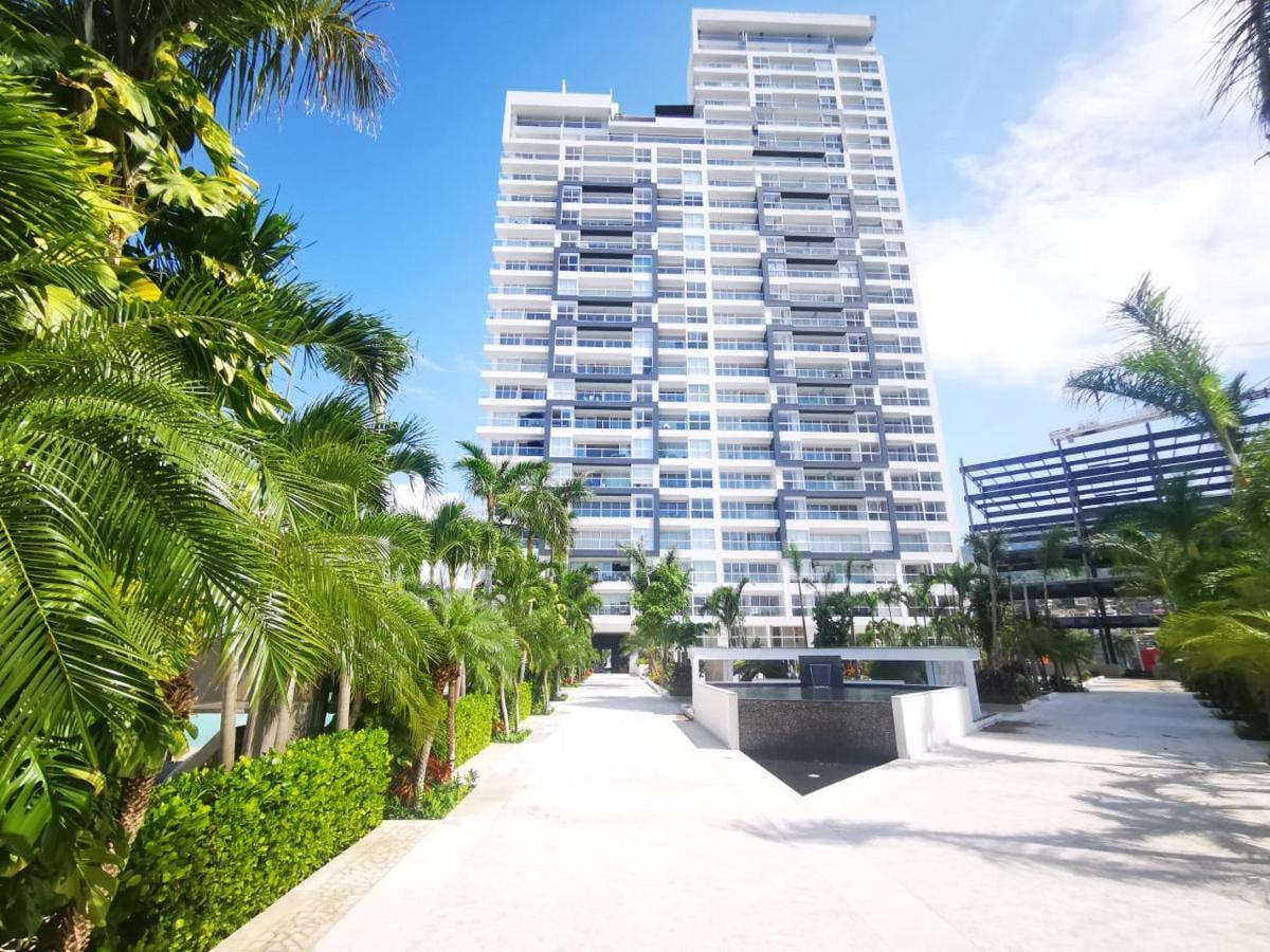 Armando's Le Club. Estrenalo Apartment Acapulco