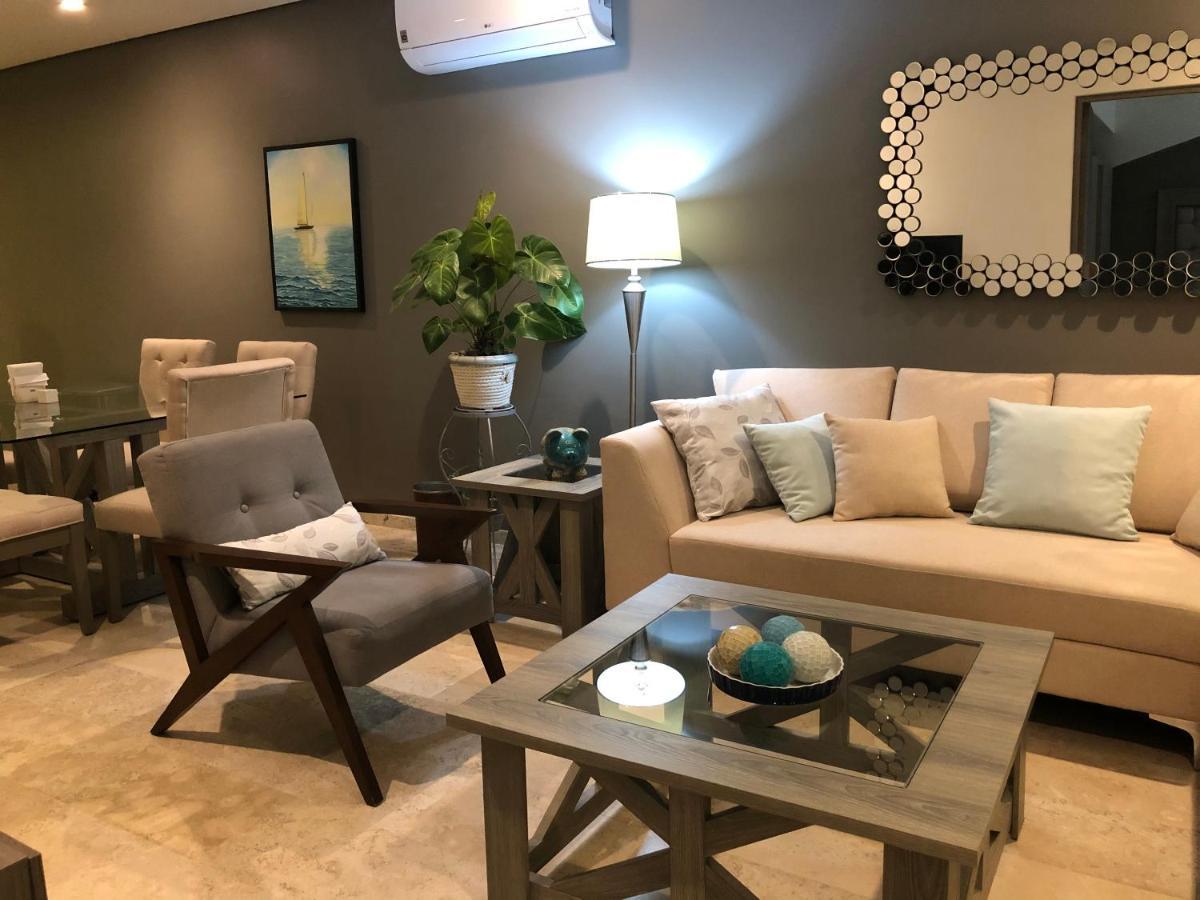 Armando's Le Club. Estrenalo Apartment *