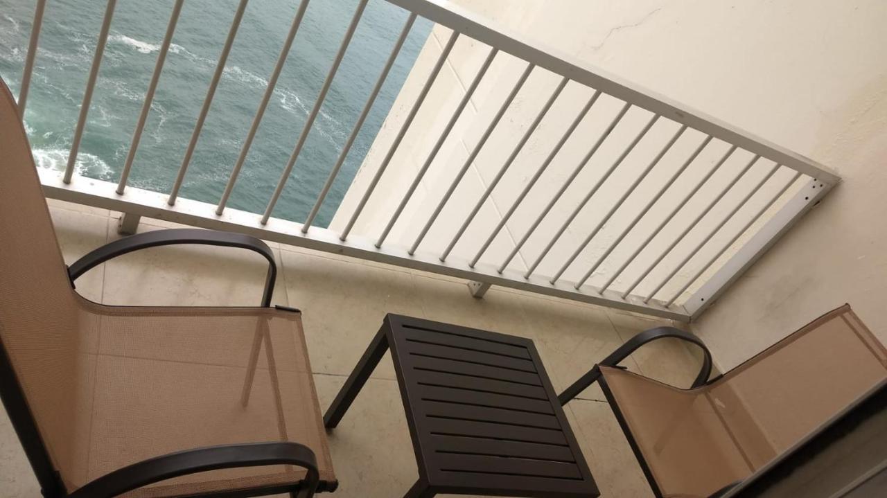 En Torres Gemelas Vista Al Mar Apartahotel