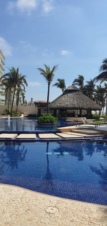 Luxury Beachfront Penthouse *
