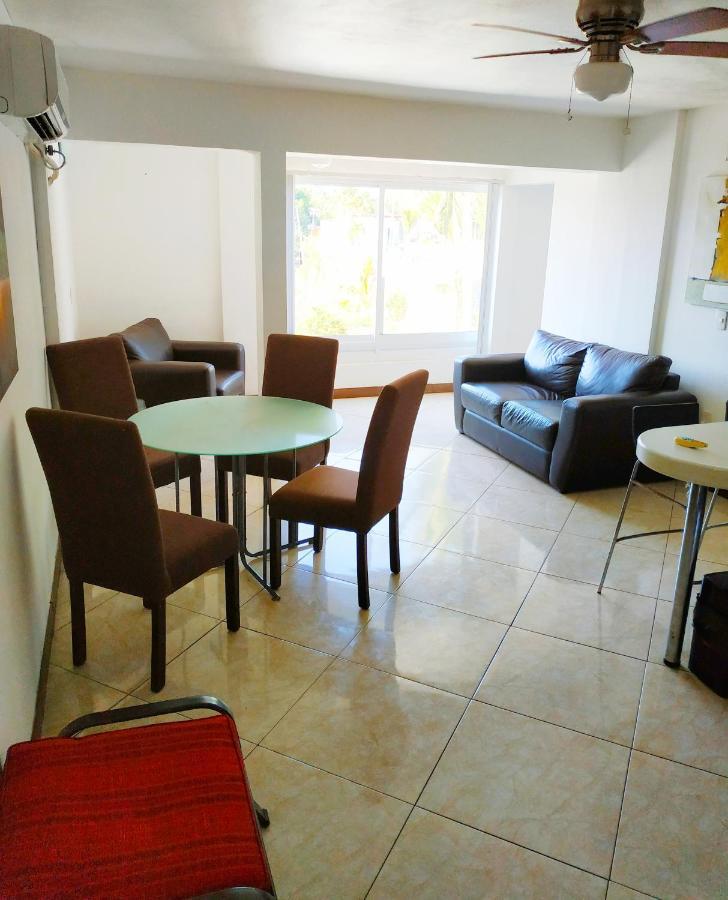 Lindo Depa 2 Cuartos 2 Banos Alberca y Playa para 5 Personas - Caleta Beach, Acapulco *