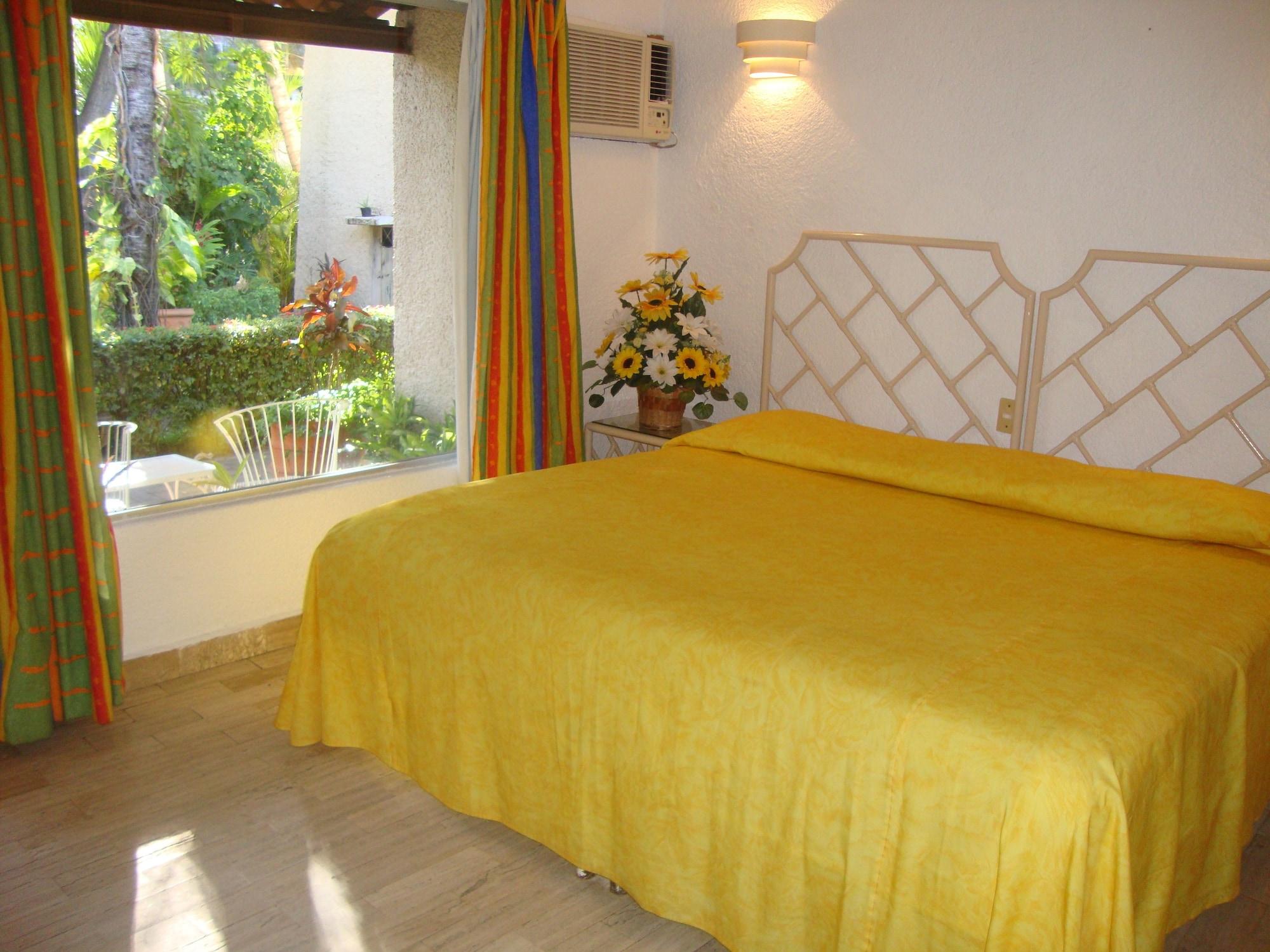 Hotel Sands & Acapulco