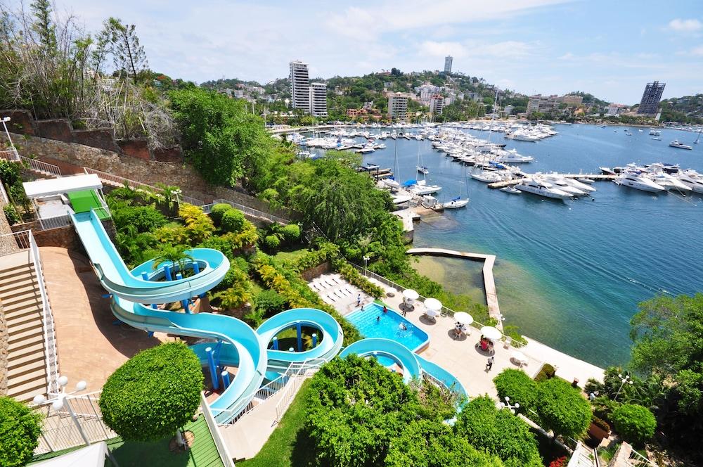 Alba Hotel 3*