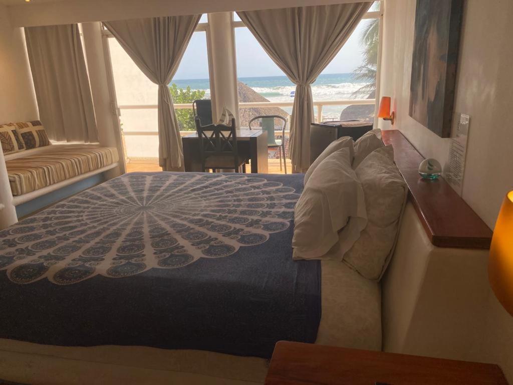Casa De Olas Surf & Club
