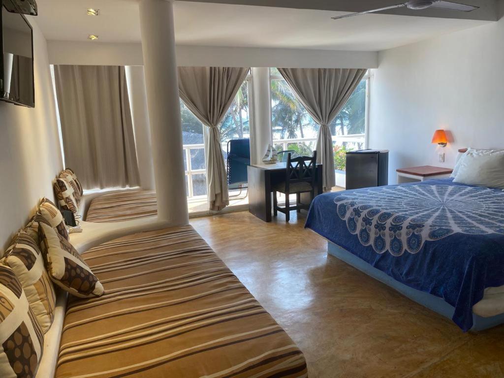 Casa De Olas Surf & Club