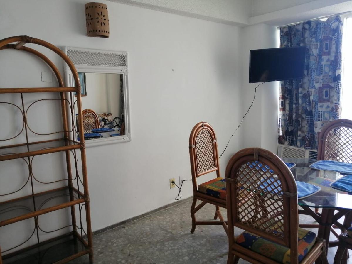 En Torres Gemelas 2301 Sur Apartment *