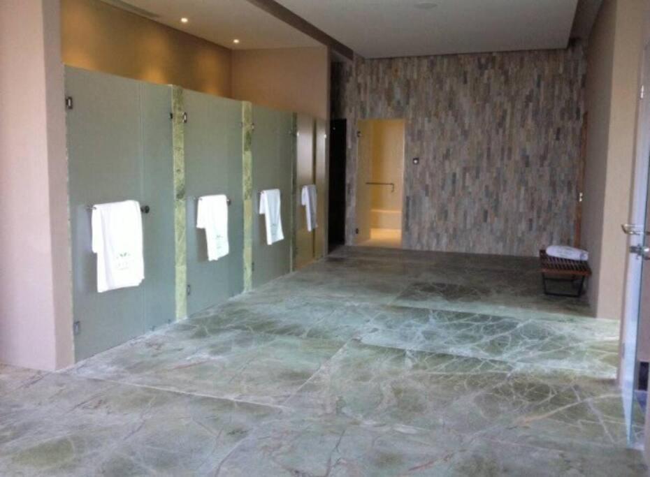 Hermoso Departamento Con Albercas Y Playa Privada