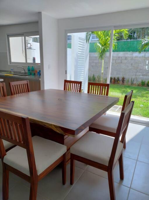 Hermosa Casa En Con Club De Playa. * Acapulco