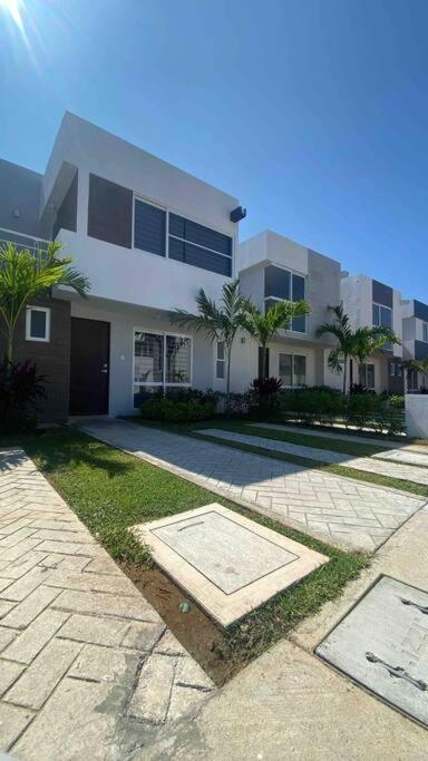 Hermosa Casa En Con Club De Playa. Сasa de vacaciones