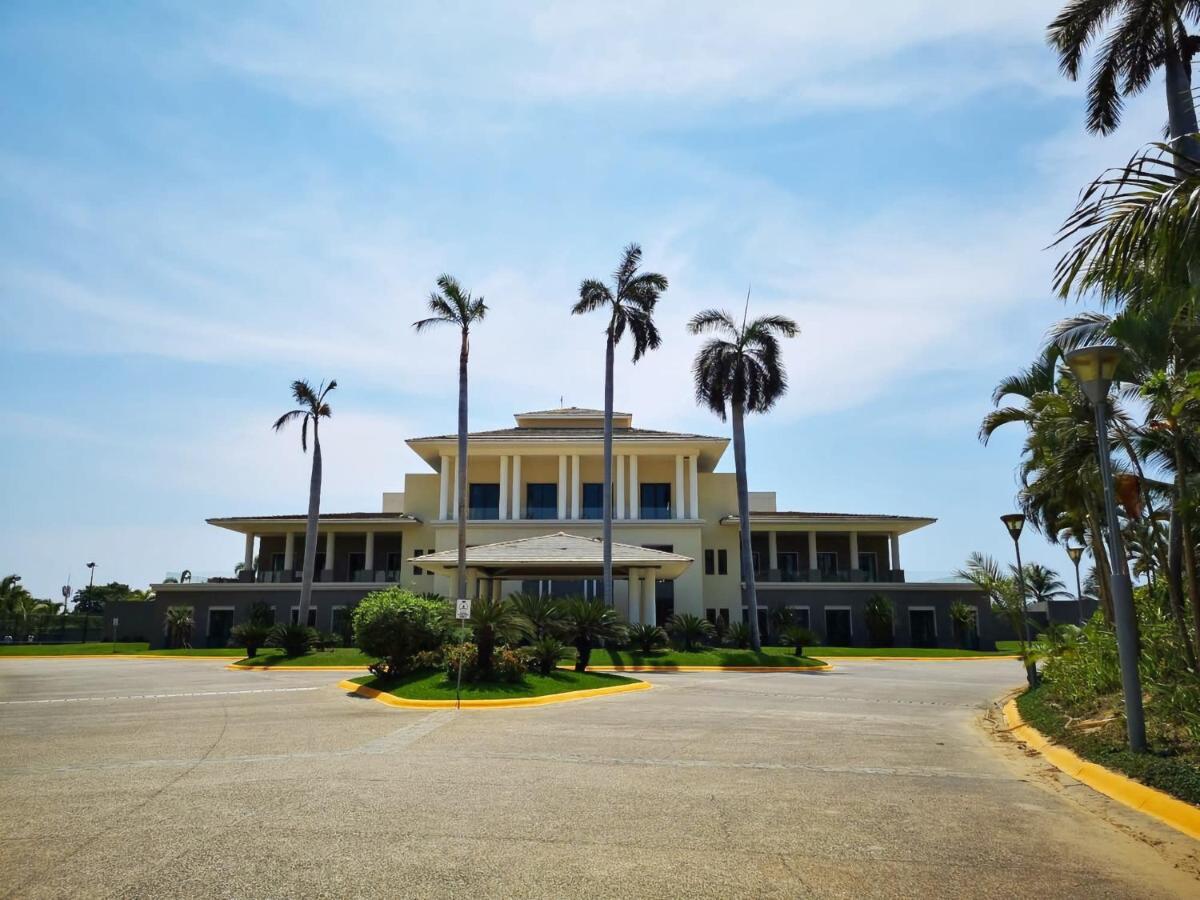 La Isla Residences Diamante Familiar Holiday home *