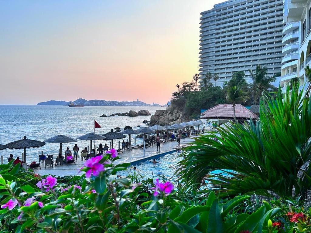 Torres Gemelas Acapulconexion Hotel