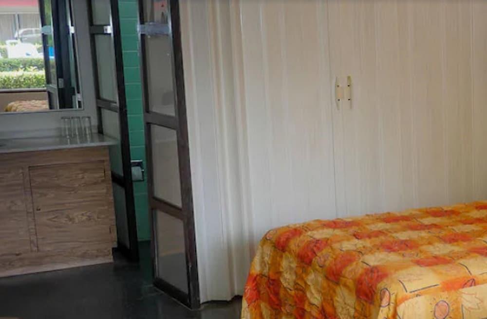 Hotel Bali-hai 4*