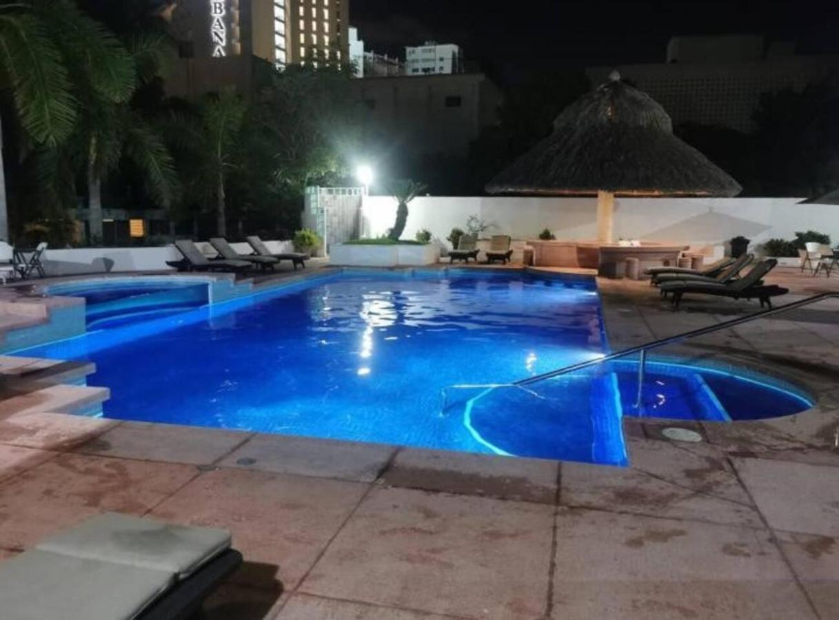 Apartamento Fresca En Zona Dorada Con Alberca/playa! Acapulco