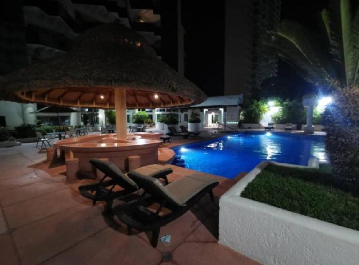 Apartamento Fresca En Zona Dorada Con Alberca/playa! *