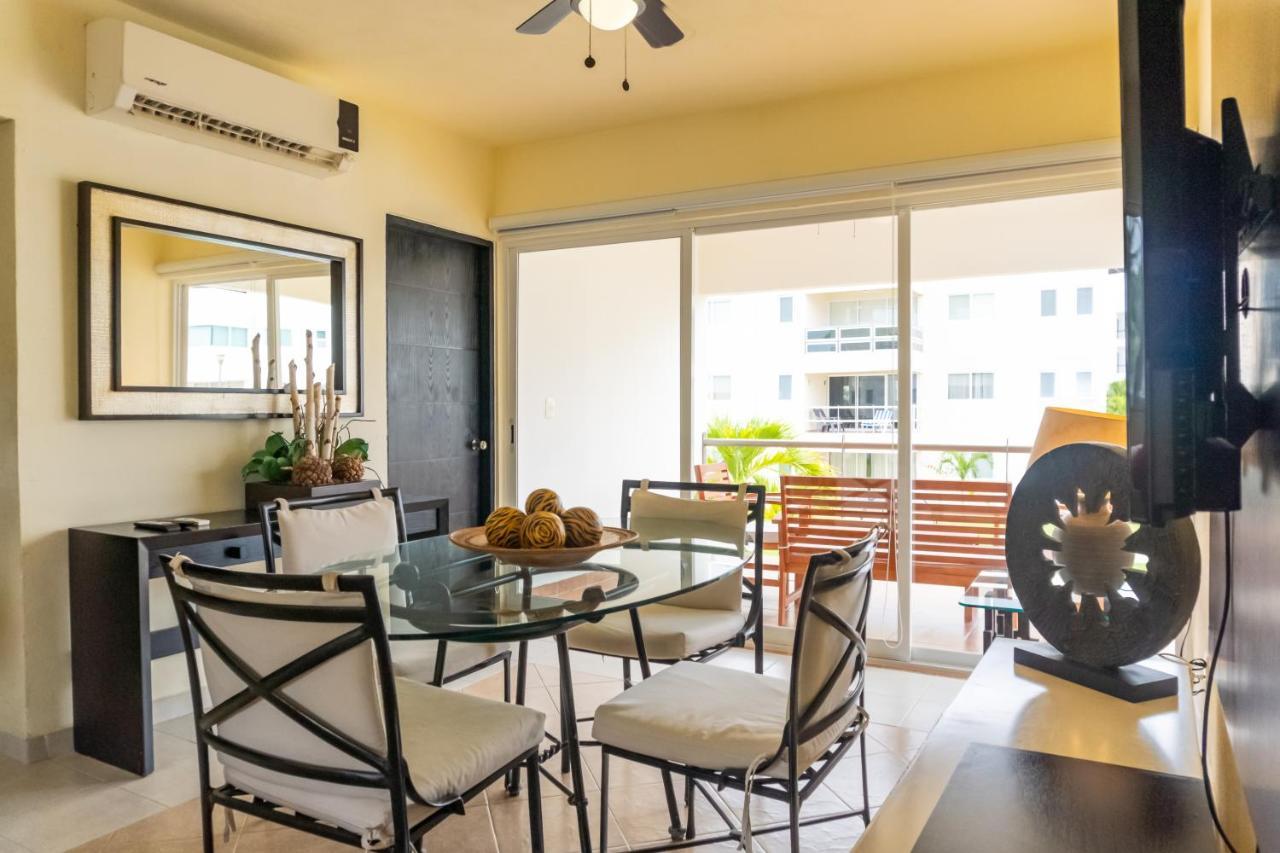Great Location Pool Gym And Smart Tv *