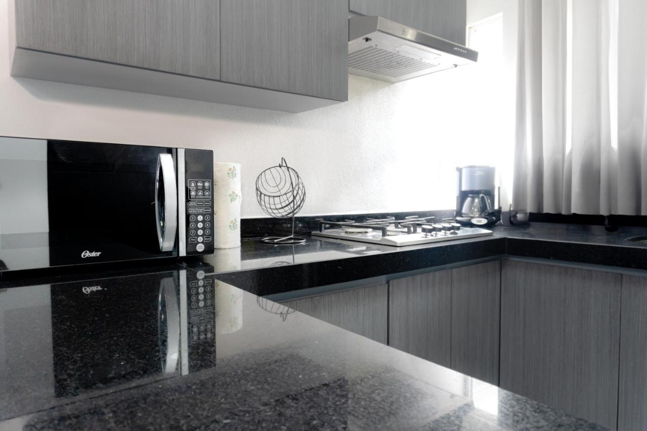 Con Alberca Smarttv Y Jardin