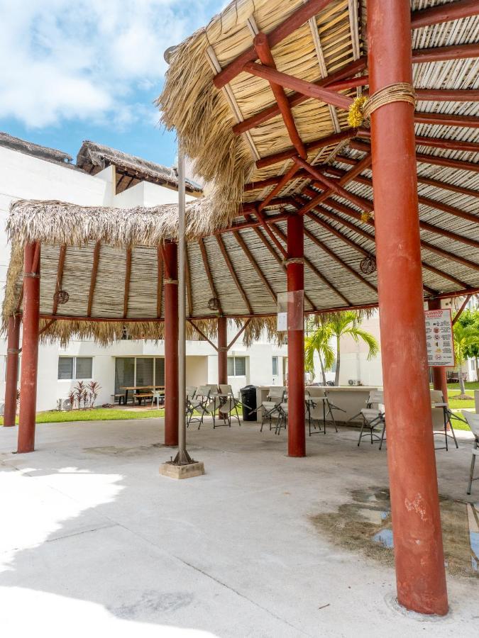 Great Location Pool Gym And Smart Tv