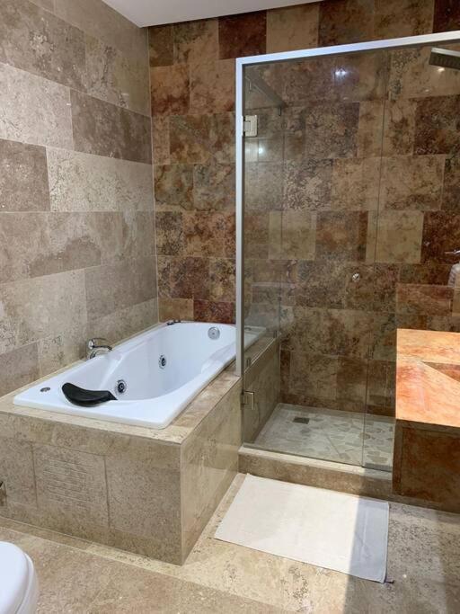 Casa Entera Alberca En Diamante * Acapulco