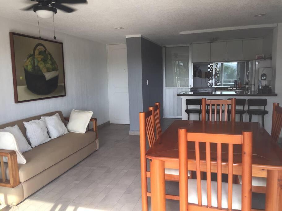 Comodo Departamento En Costa Azul. Apartamento *