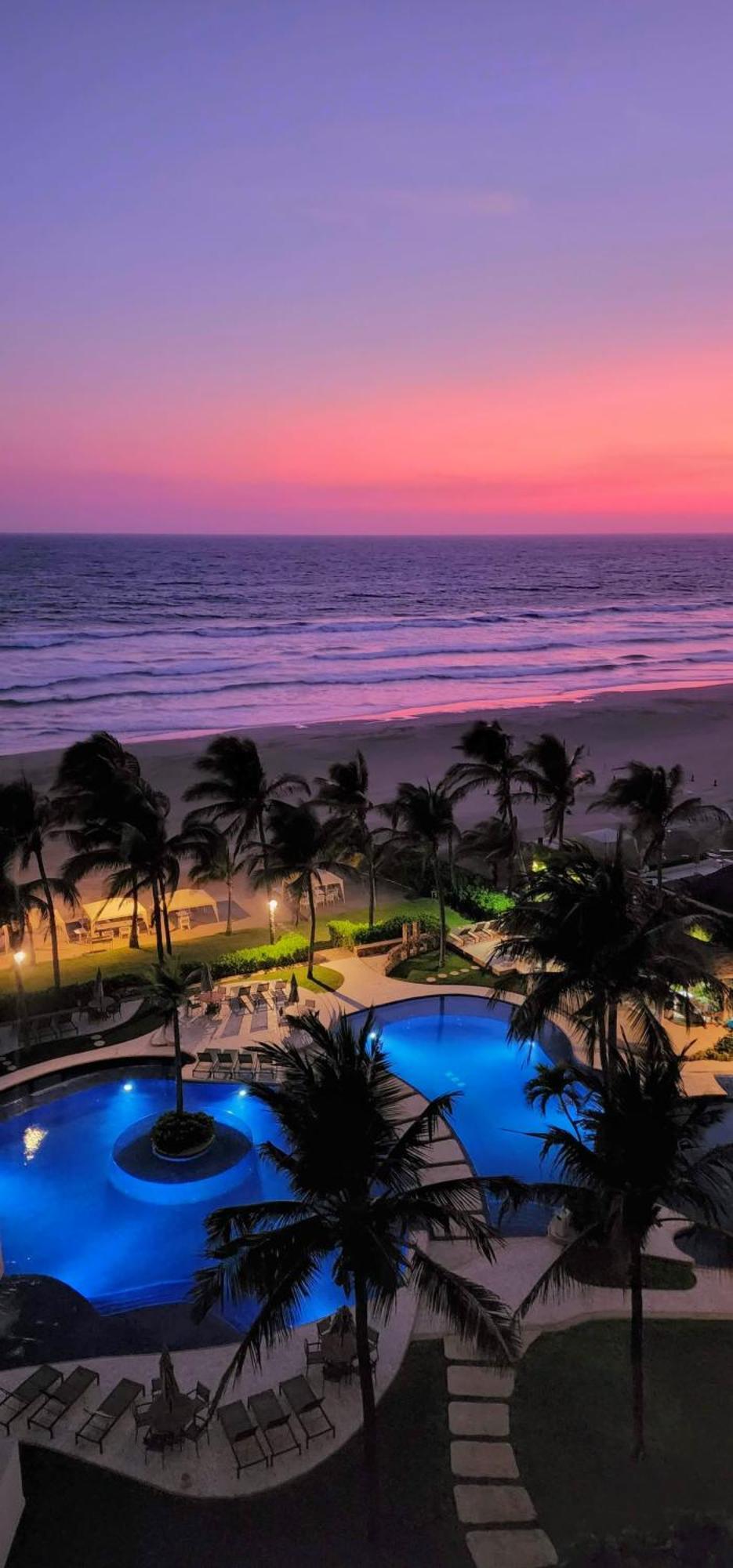 Luxury Beachfront Penthouse * Acapulco