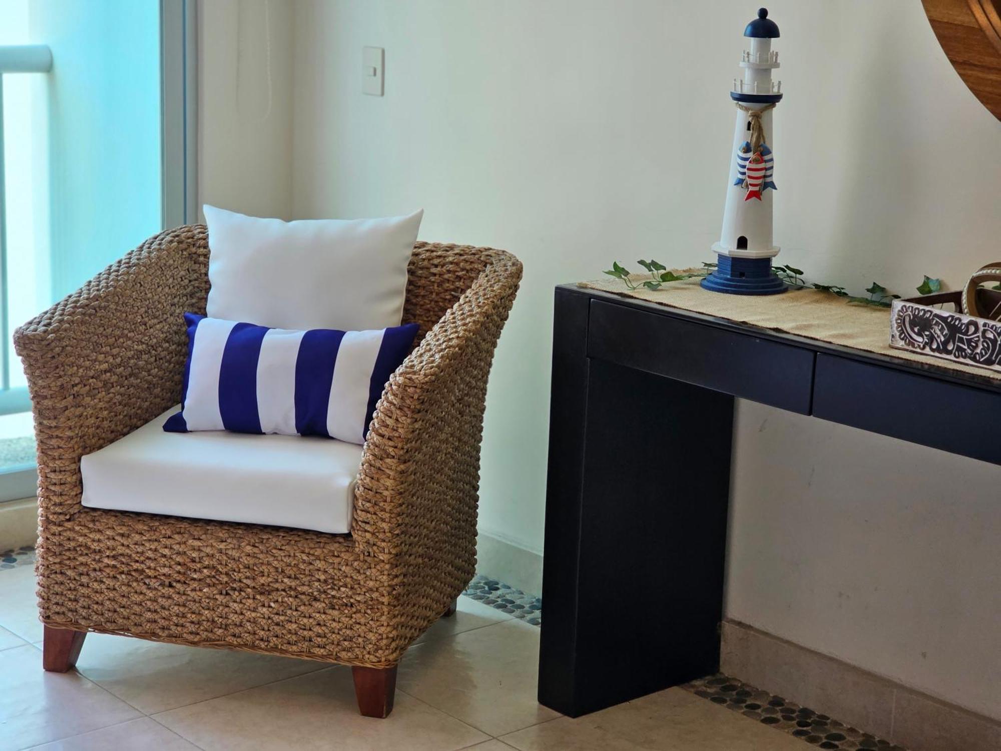 Blue: Hermoso Balcon Con Vista Al Apartamento