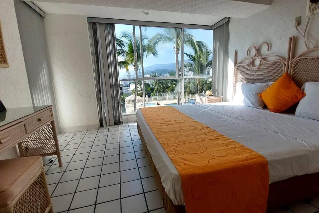 En Zona Turistica * Acapulco