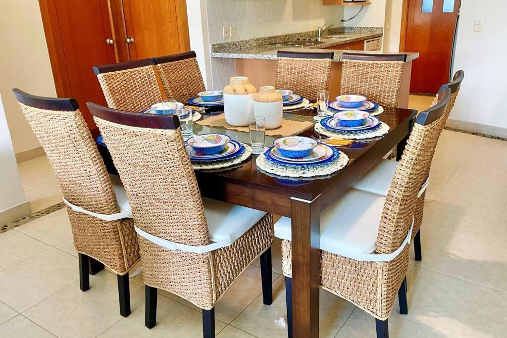 Blue: Hermoso Balcon Con Vista Al Apartamento Acapulco