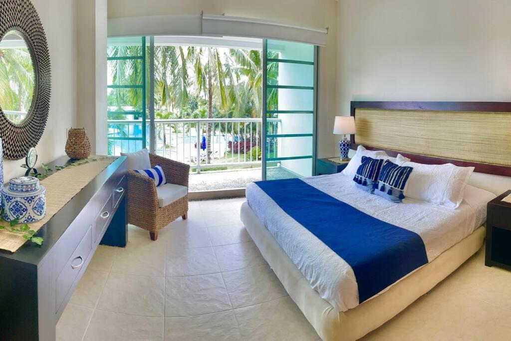 Blue: Hermoso Balcon Con Vista Al *