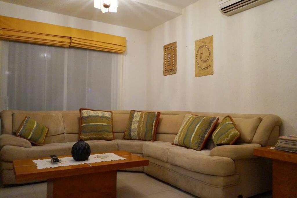 Сasa de vacaciones Beautiful House In Secure Subdivision *