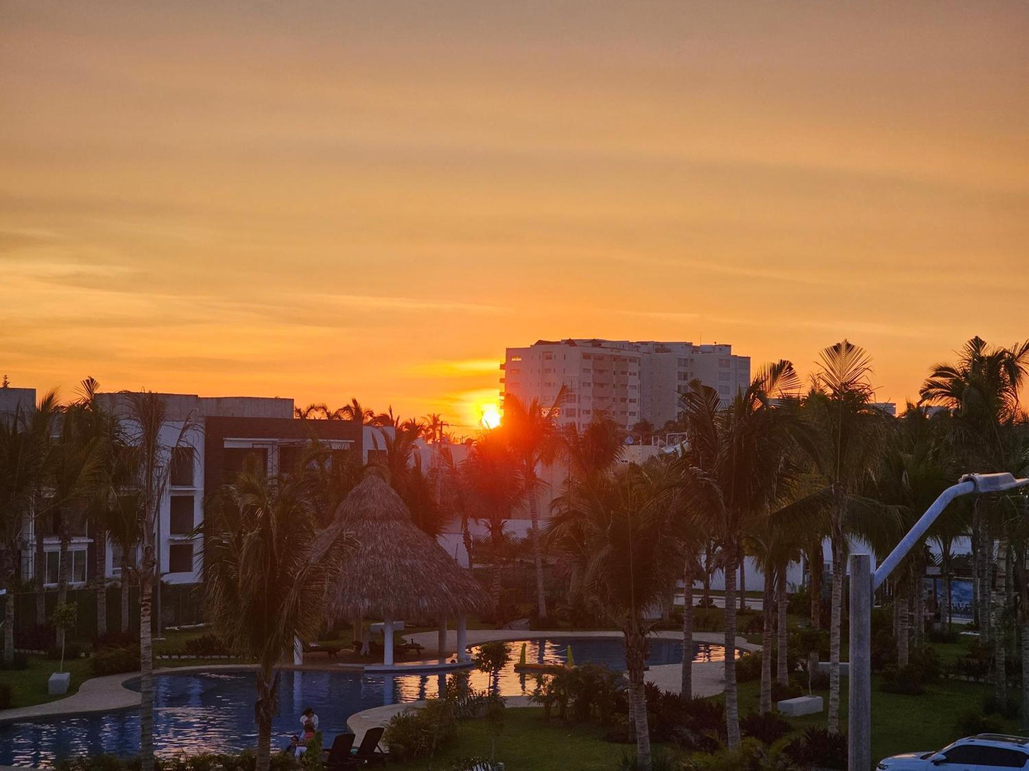 Apartamento Depa Coral Con Club De Playa Exclusivo Playa Bonfil Diamante