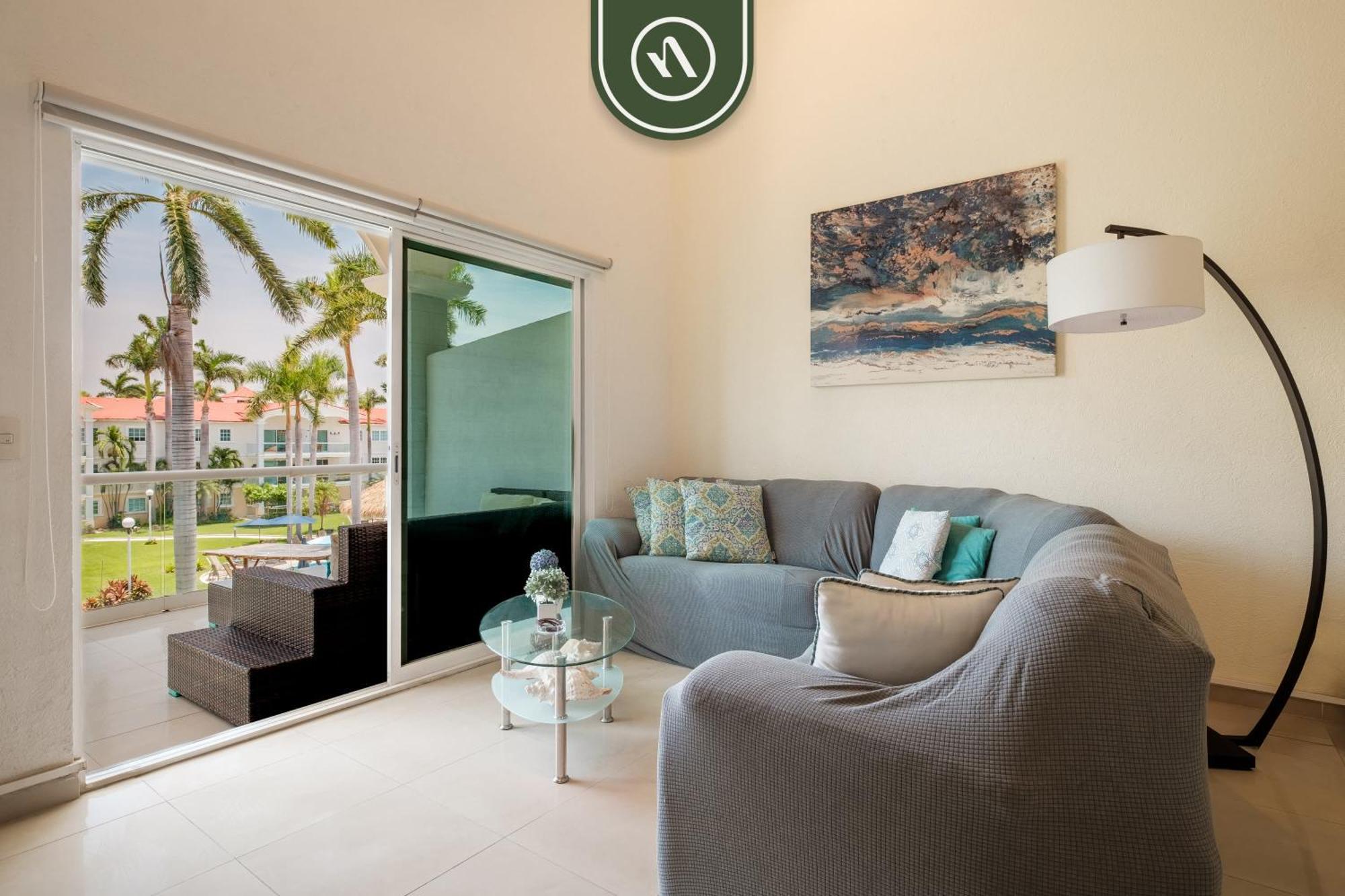 2br House - Private Patio - *