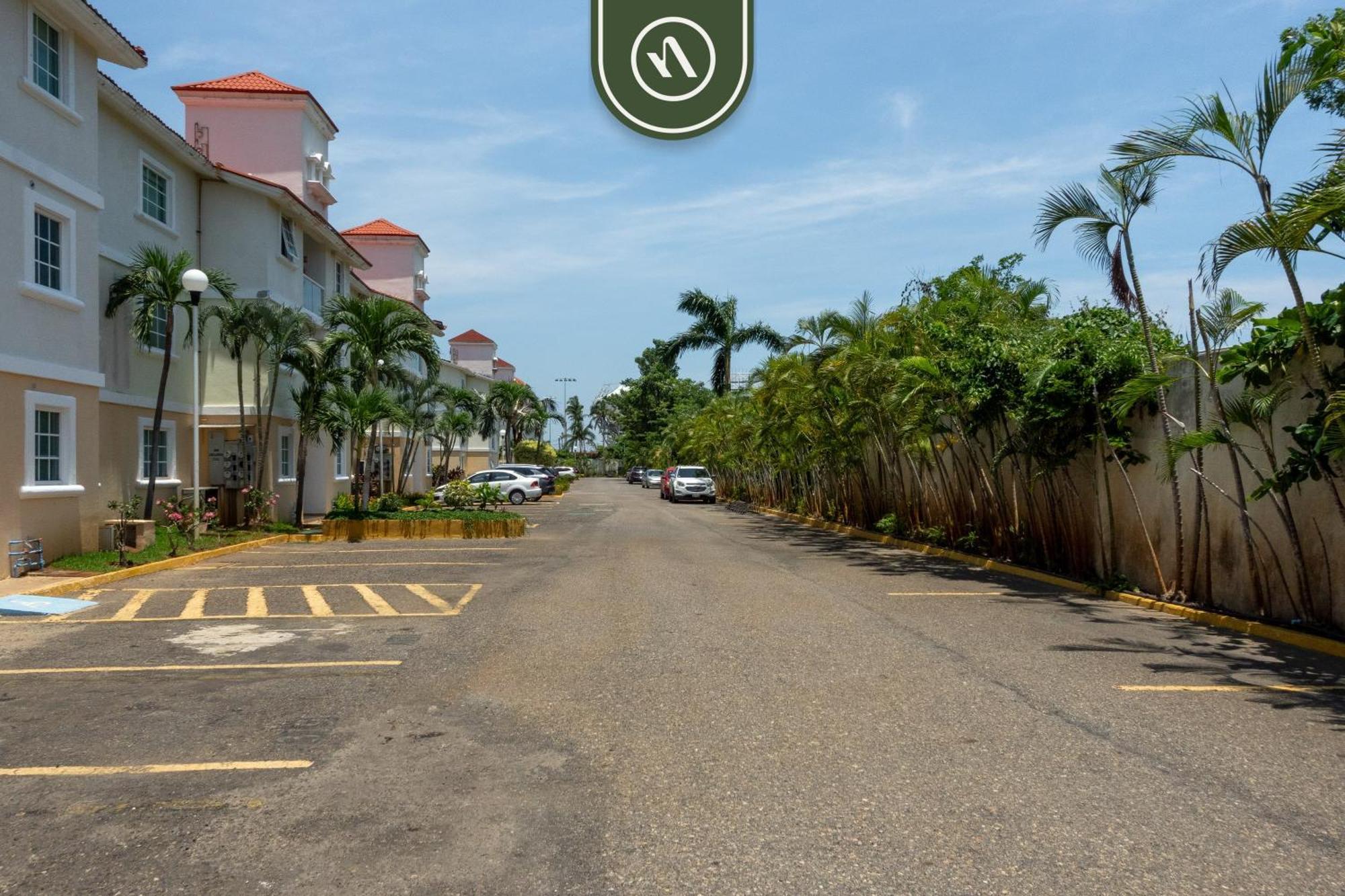 2br House - Private Patio - Apartamento