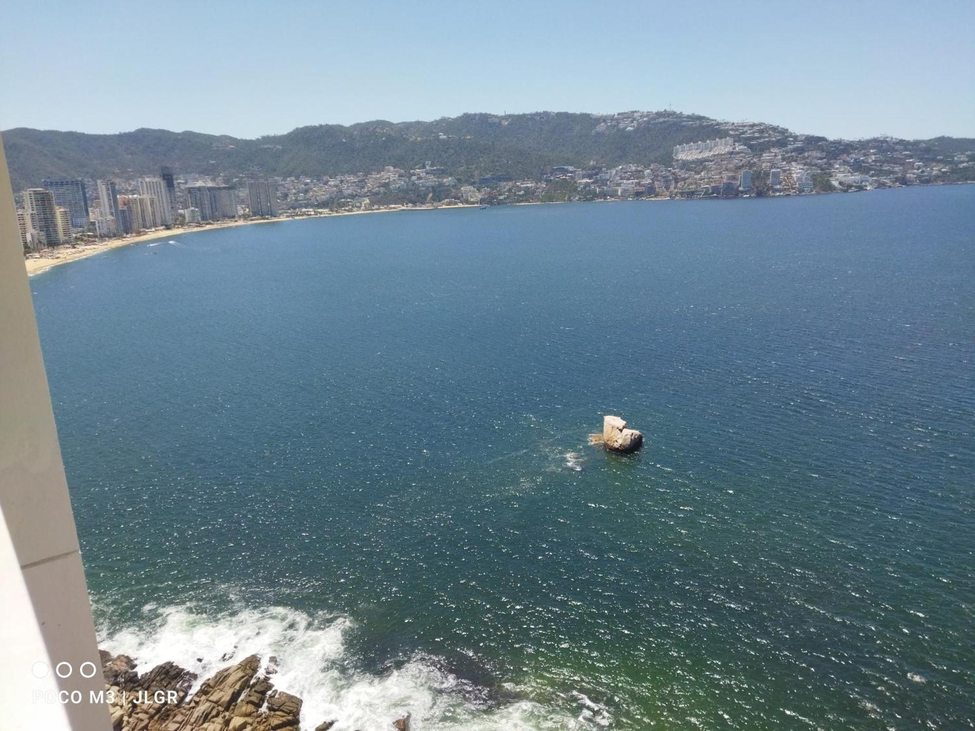 Playa Dorada Torres Gemelas Acapulco