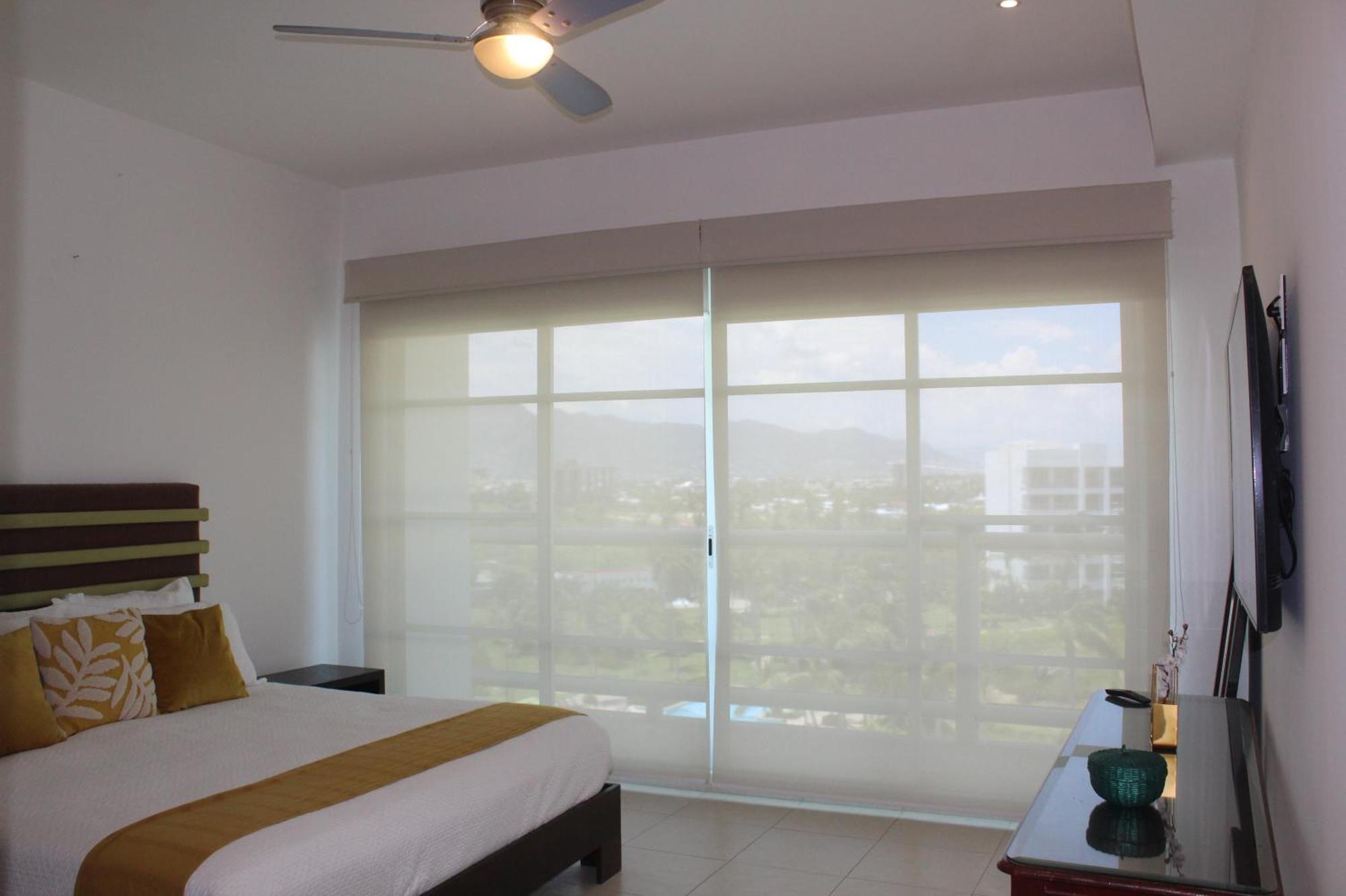 Deluxe In Playa Diamante