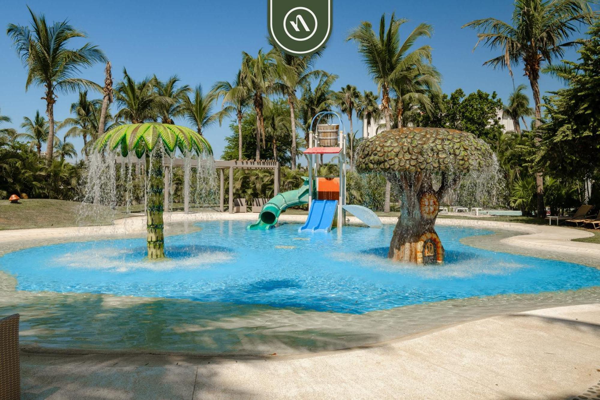Luxury - 7 Pools - Gym - Ocean Acapulco