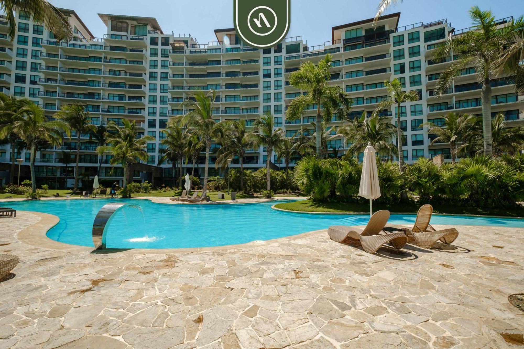 Luxury - 7 Pools - Gym - Ocean *