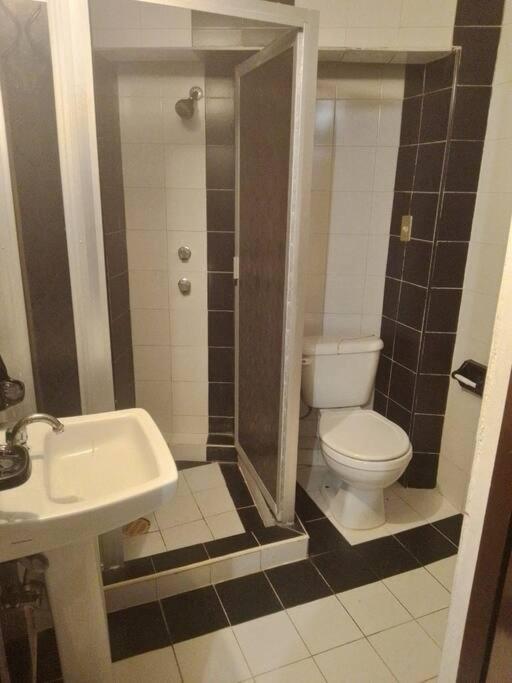 Casa Economica Con Alberca Privada Y 5 Cuartos Acapulco