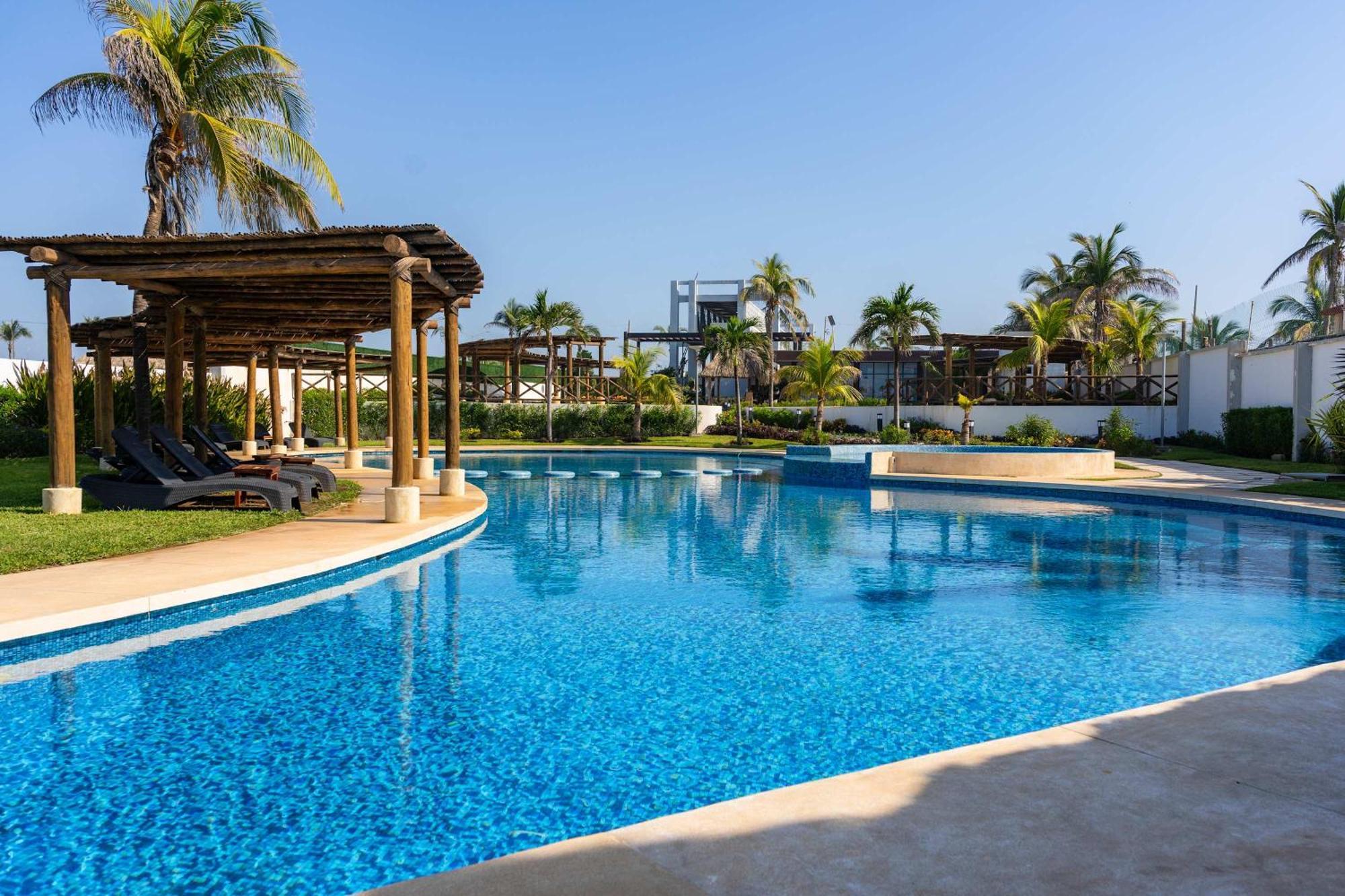 Modern House 3 Bedrooms & Pool Сasa de vacaciones