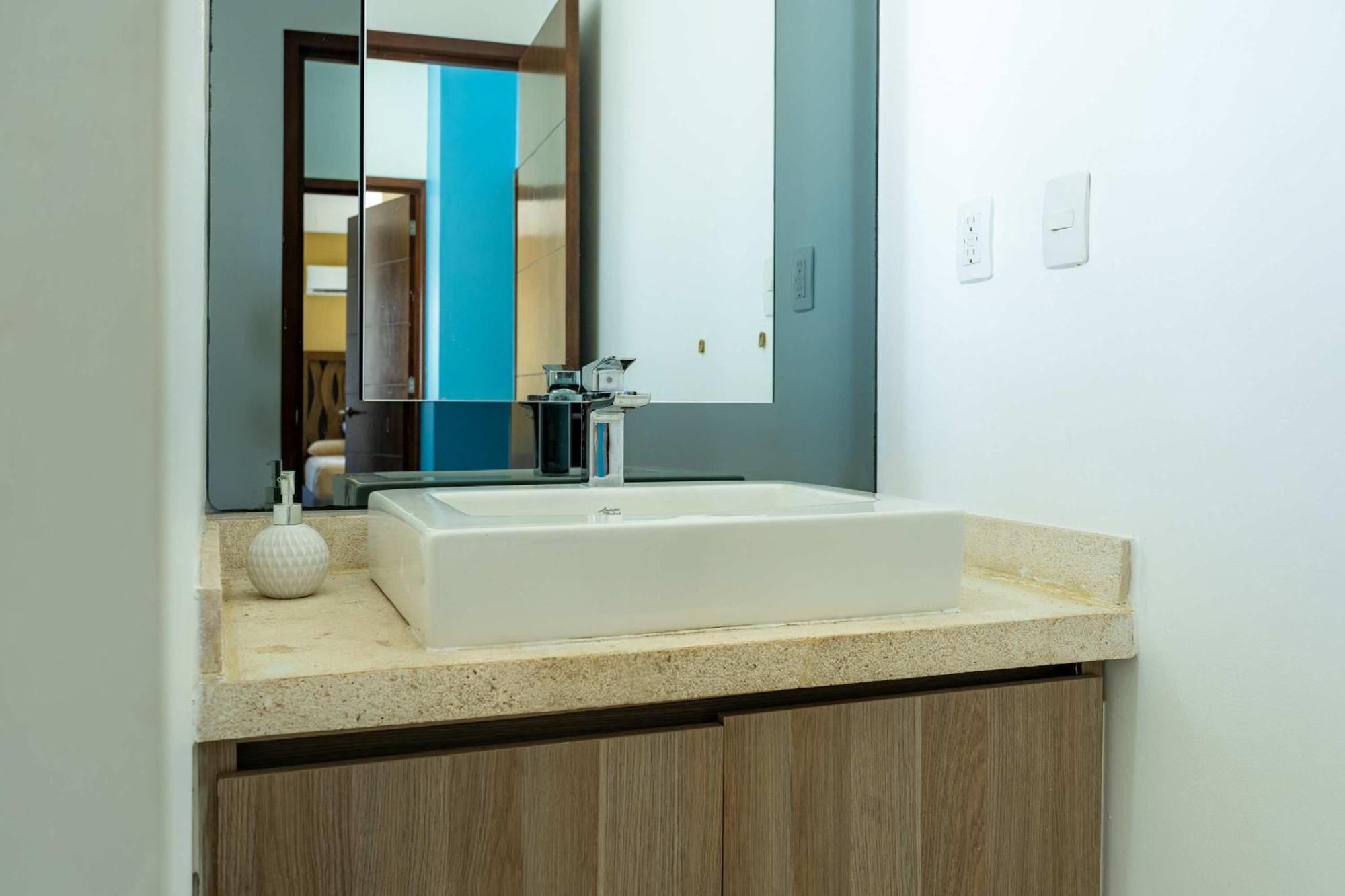Сasa de vacaciones Modern House 3 Bedrooms & Pool