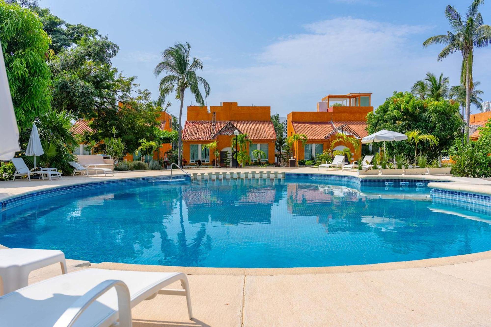 Сasa de vacaciones Family With 3 Bedrooms Pool & Hot Tub