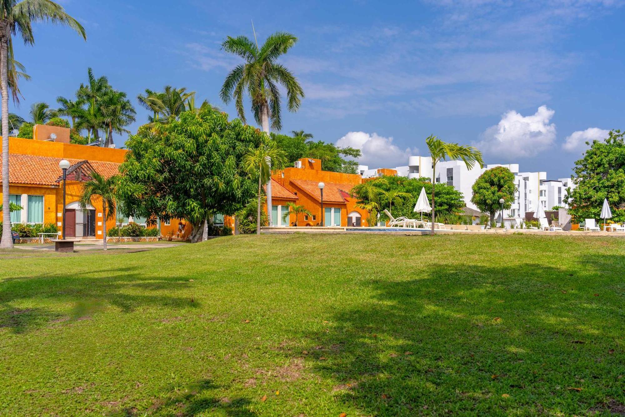 Сasa de vacaciones Family With 3 Bedrooms Pool & Hot Tub *