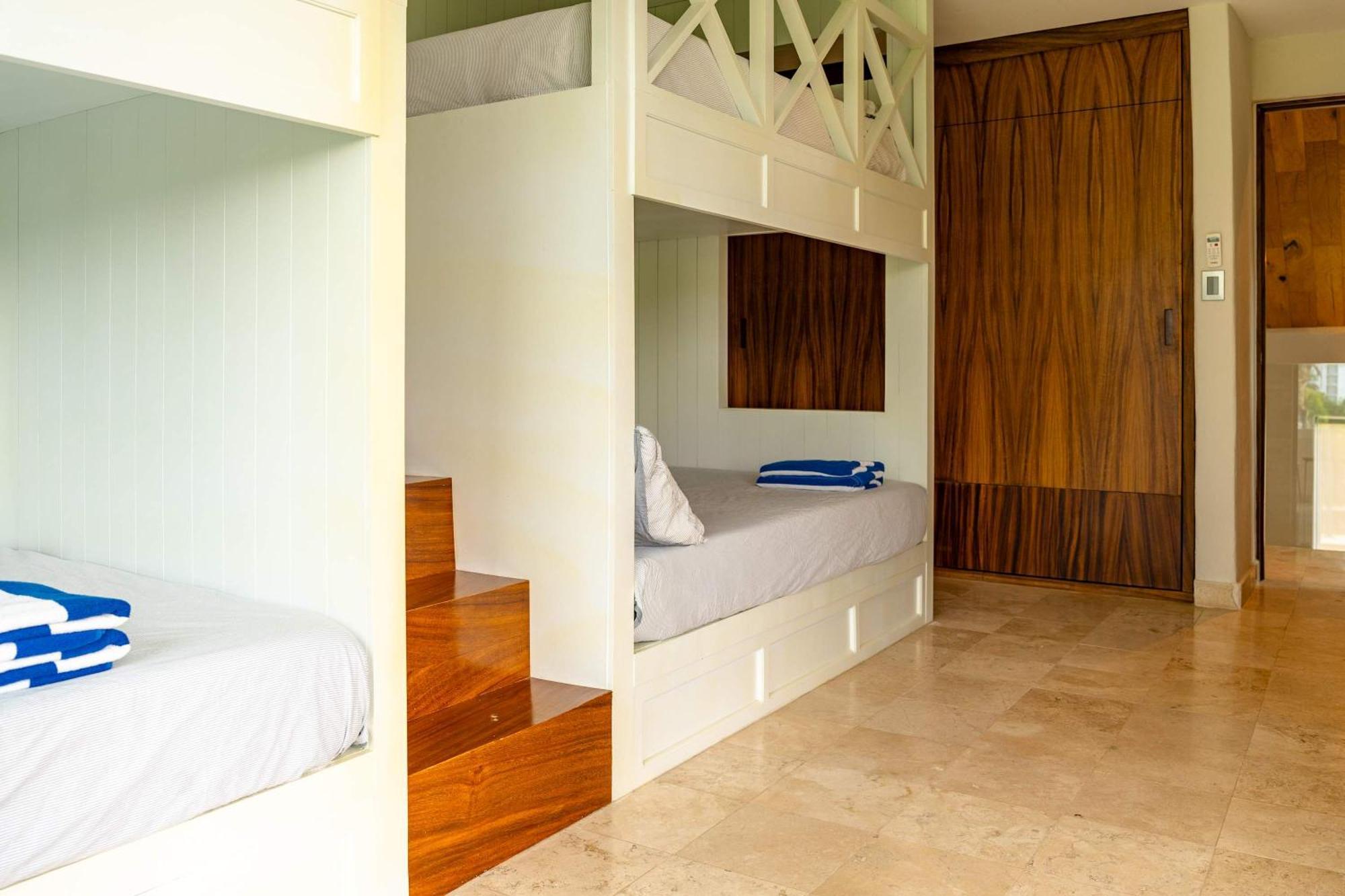 Сasa de vacaciones Family With 3 Bedrooms Pool & Hot Tub