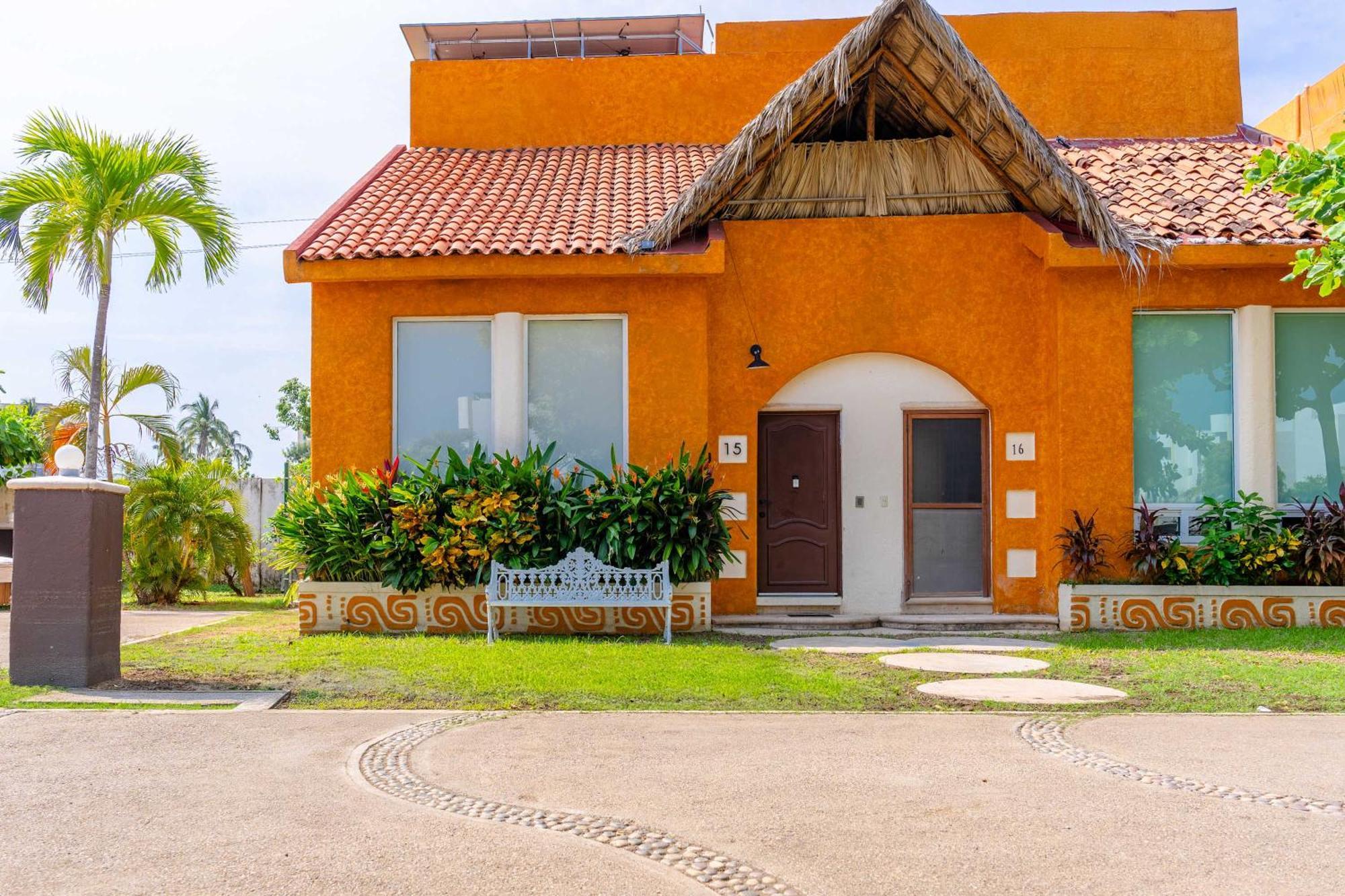 Family With 3 Bedrooms Pool & Hot Tub Сasa de vacaciones