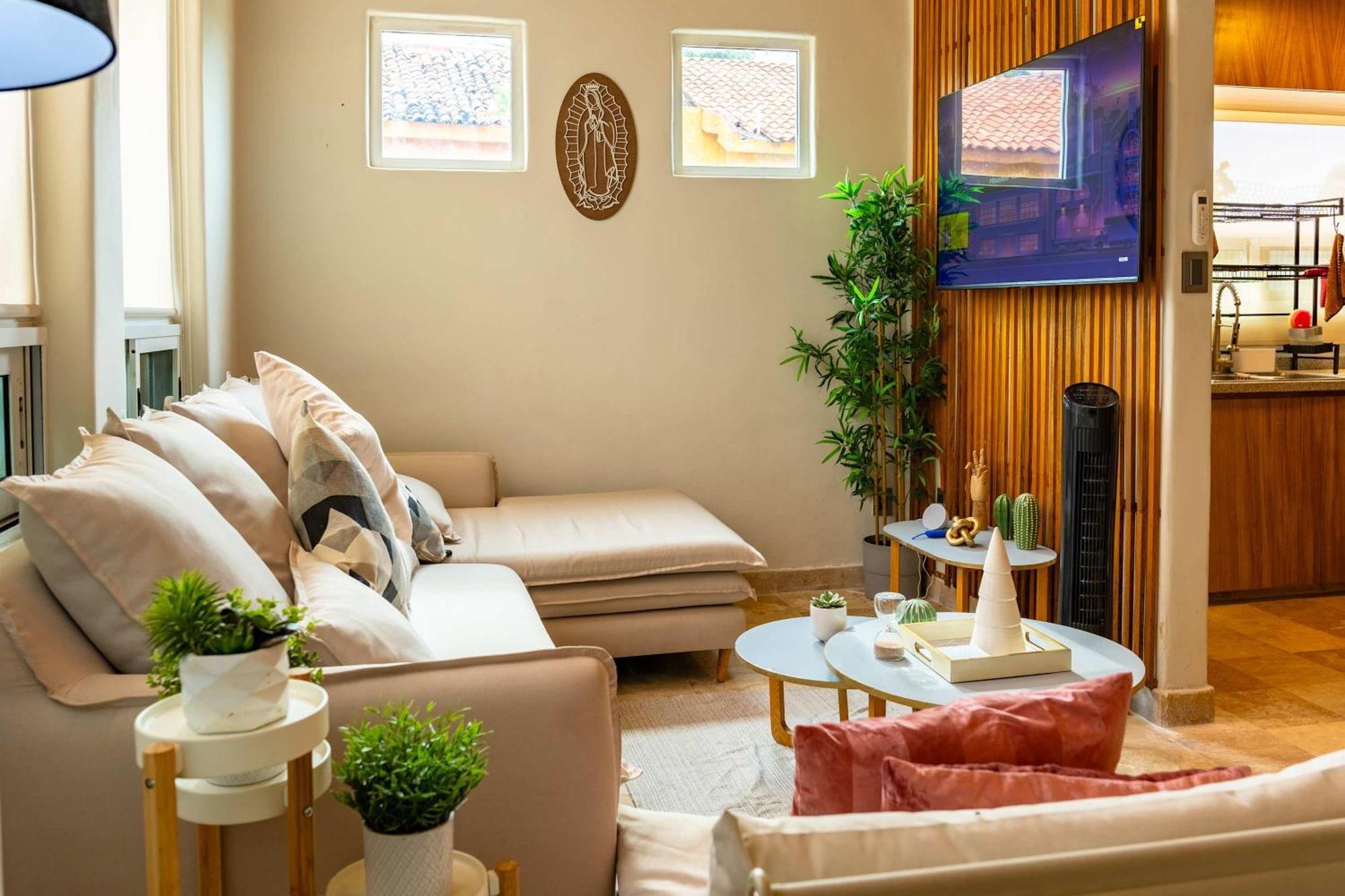 Family With 3 Bedrooms Pool & Hot Tub Acapulco