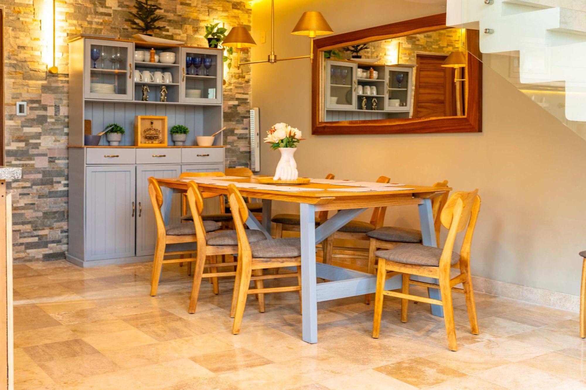 Family With 3 Bedrooms Pool & Hot Tub Сasa de vacaciones *