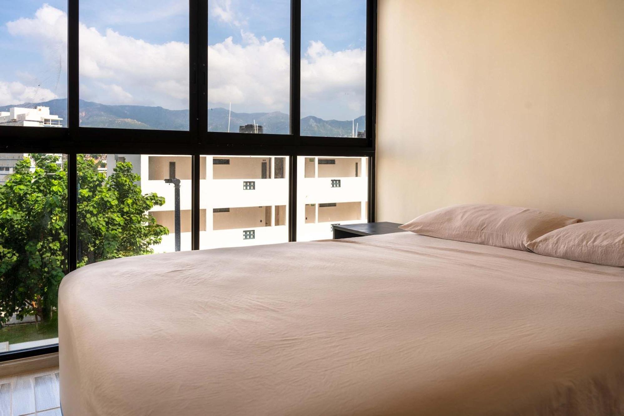 Cozy 2 Bedrooms Amenities *