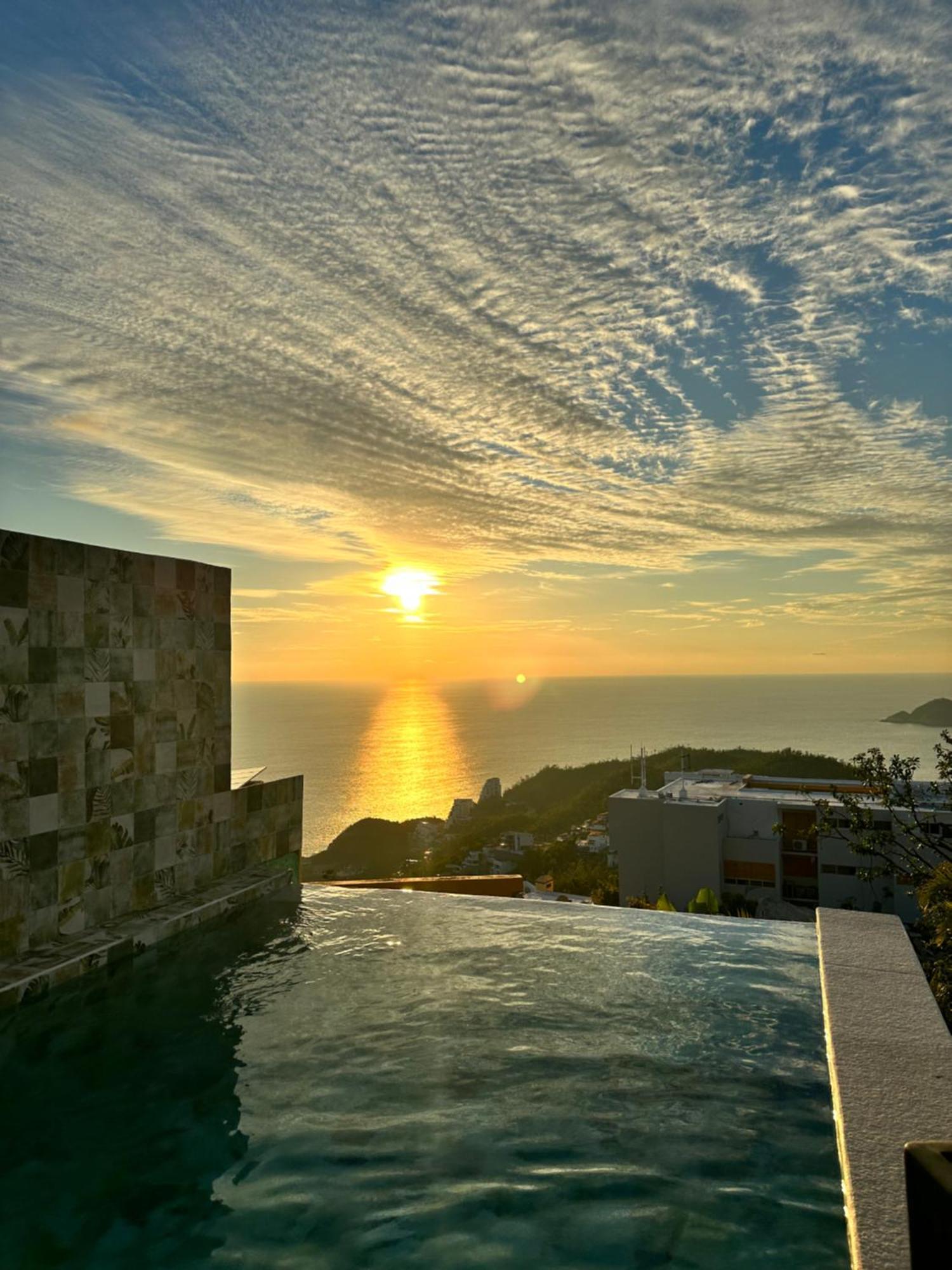 San Sebastian, Celajes Villa Acapulco