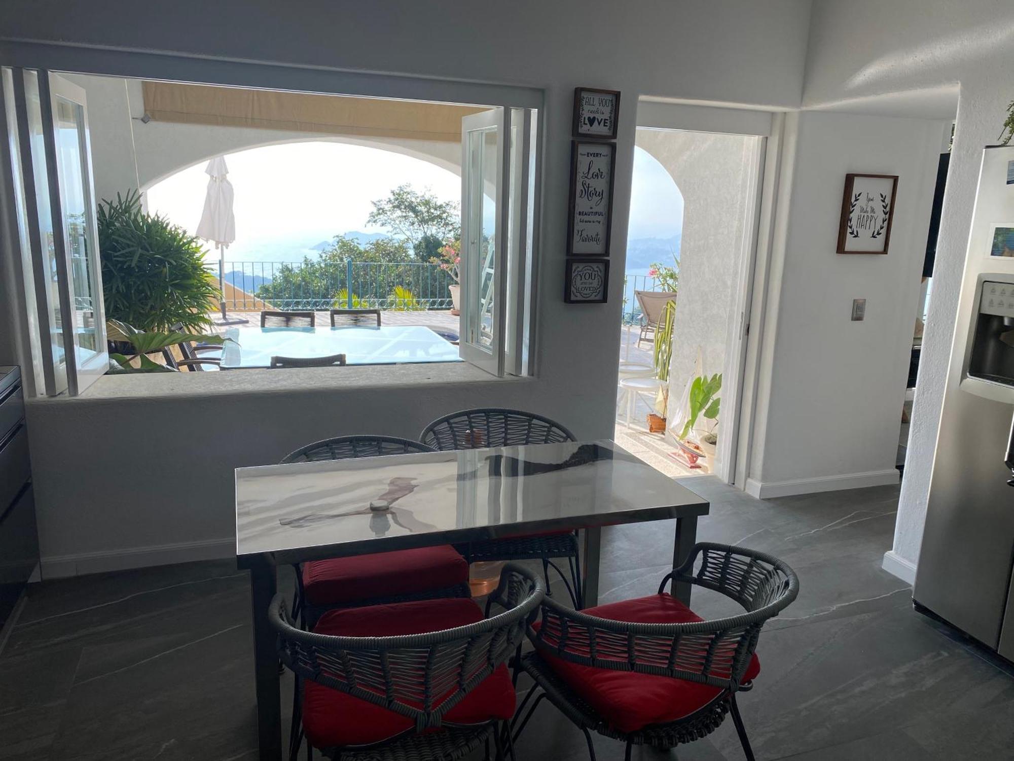 San Sebastian, Celajes Villa Acapulco