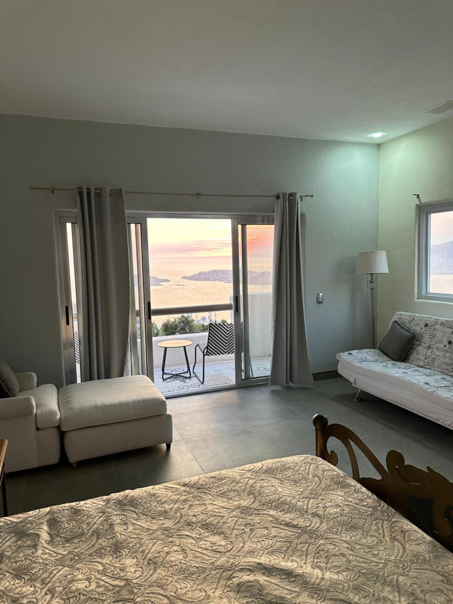 San Sebastian, Celajes Villa Acapulco