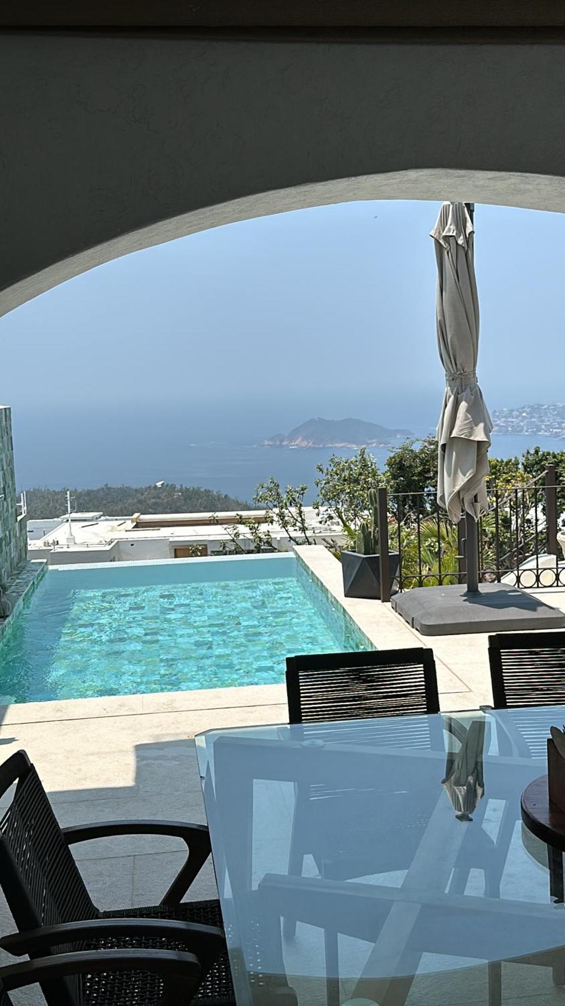 Villa San Sebastian, Celajes